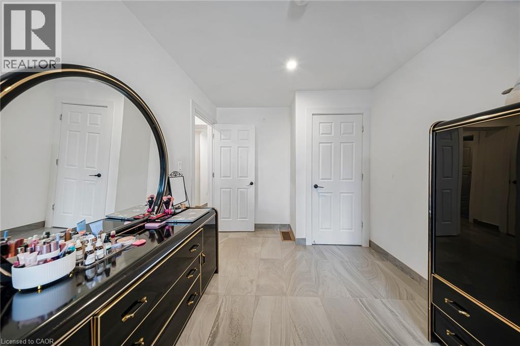 118 Cope Street, Hamilton, ON - Indoor