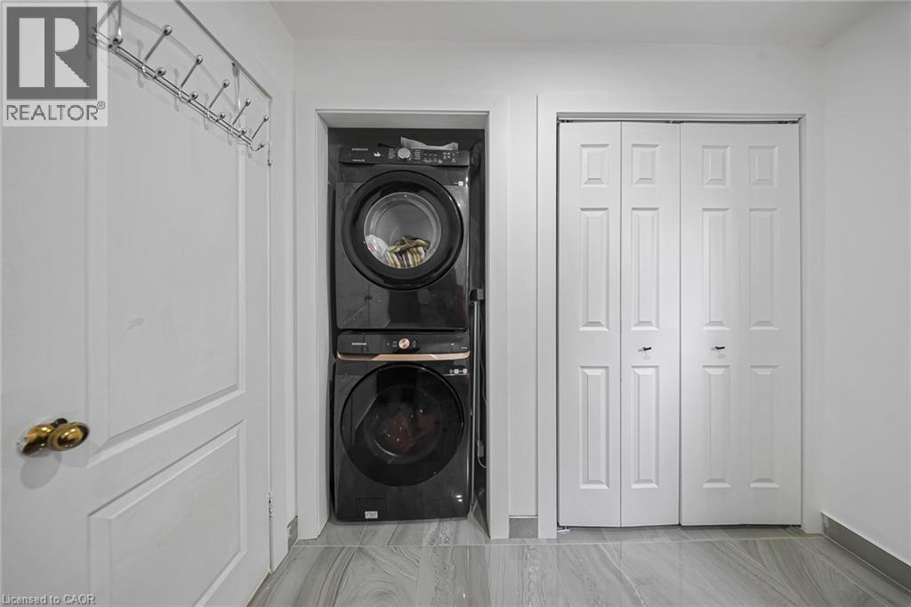 118 Cope Street, Hamilton, ON - Indoor Photo Showing Laundry Room