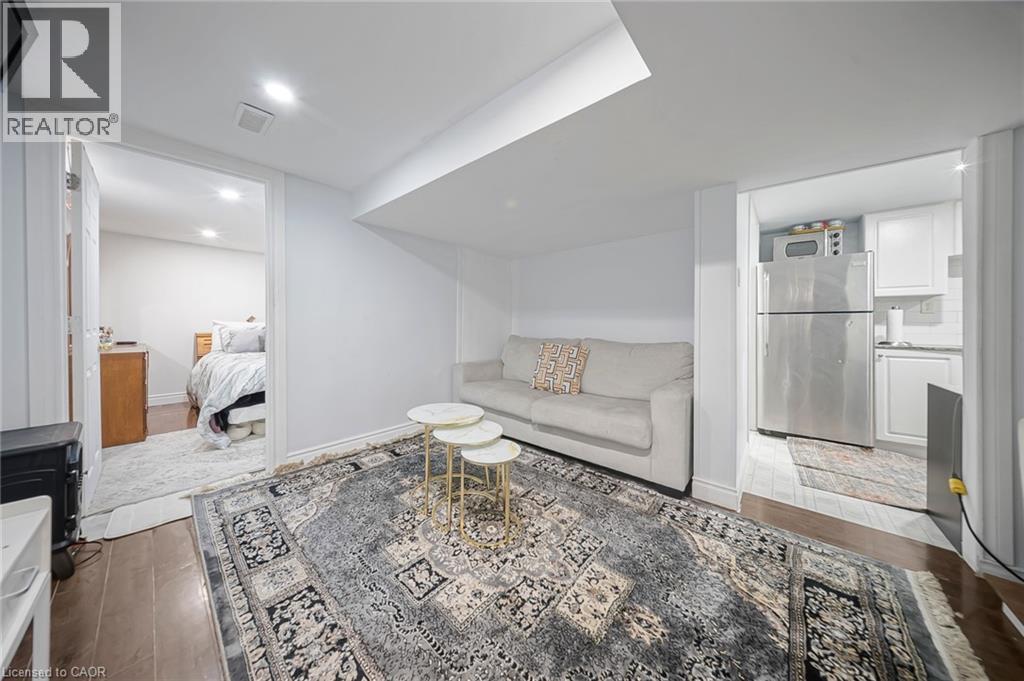 118 Cope Street, Hamilton, ON - Indoor Photo Showing Other Room