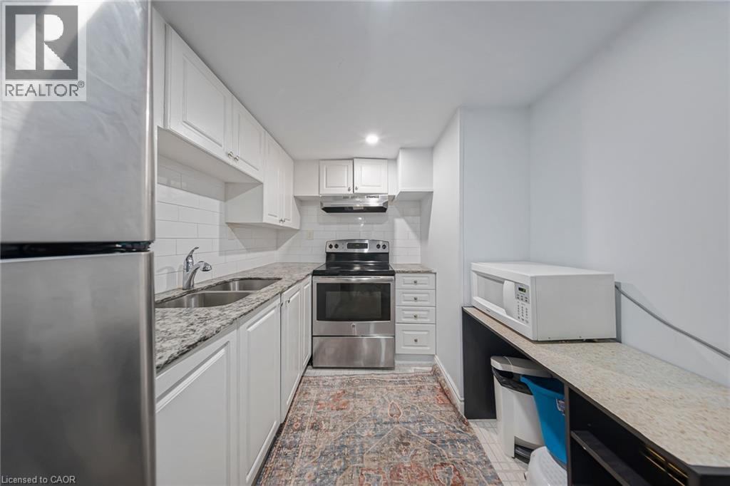 118 Cope Street, Hamilton, ON - Indoor Photo Showing Kitchen With Double Sink With Upgraded Kitchen