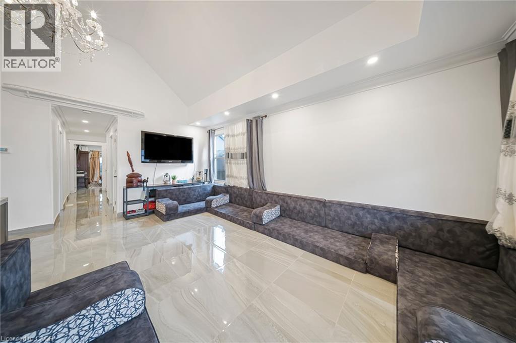 118 Cope Street, Hamilton, ON - Indoor