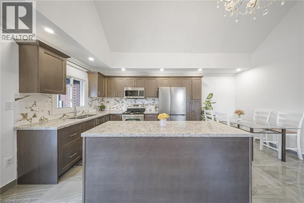 118 Cope Street, Hamilton, ON - Indoor Photo Showing Kitchen With Double Sink With Upgraded Kitchen