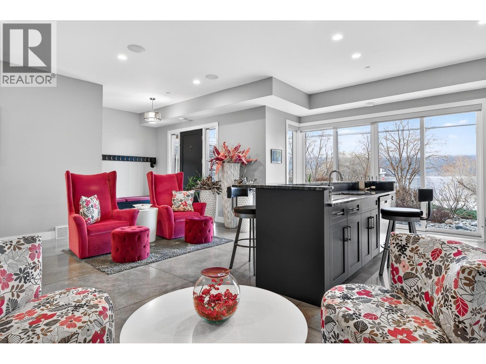 11537 Okanagan Centre Road W, Lake Country, BC - Indoor Photo Showing Other Room