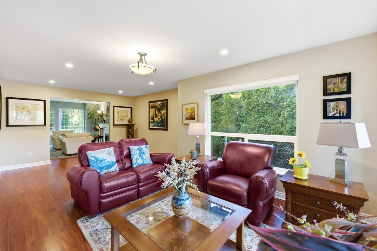 2242 200 Street, Langley, BC - Indoor Photo Showing Living Room