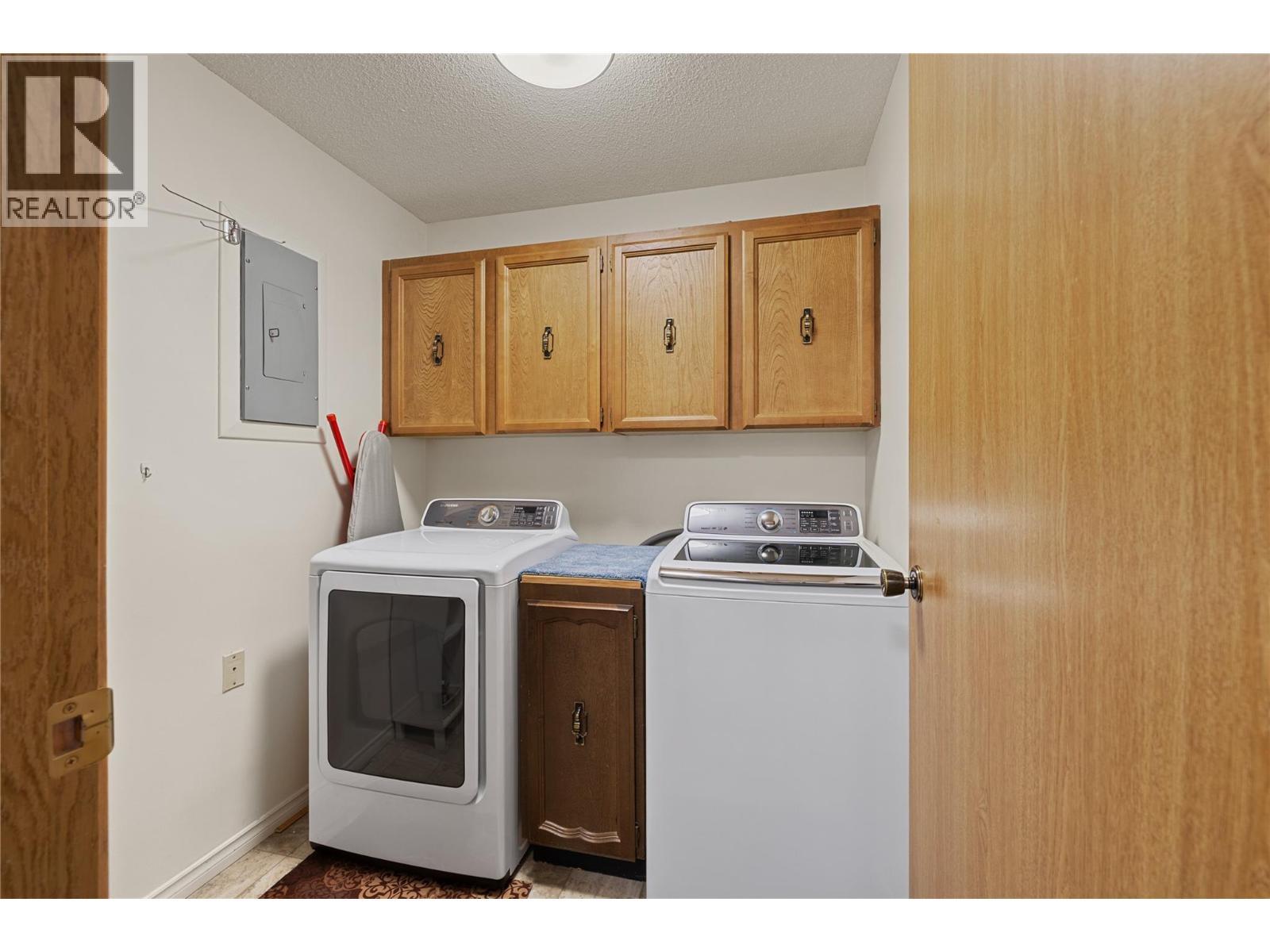 1035 Bernard Avenue Unit# 104, Kelowna, BC - Indoor Photo Showing Laundry Room