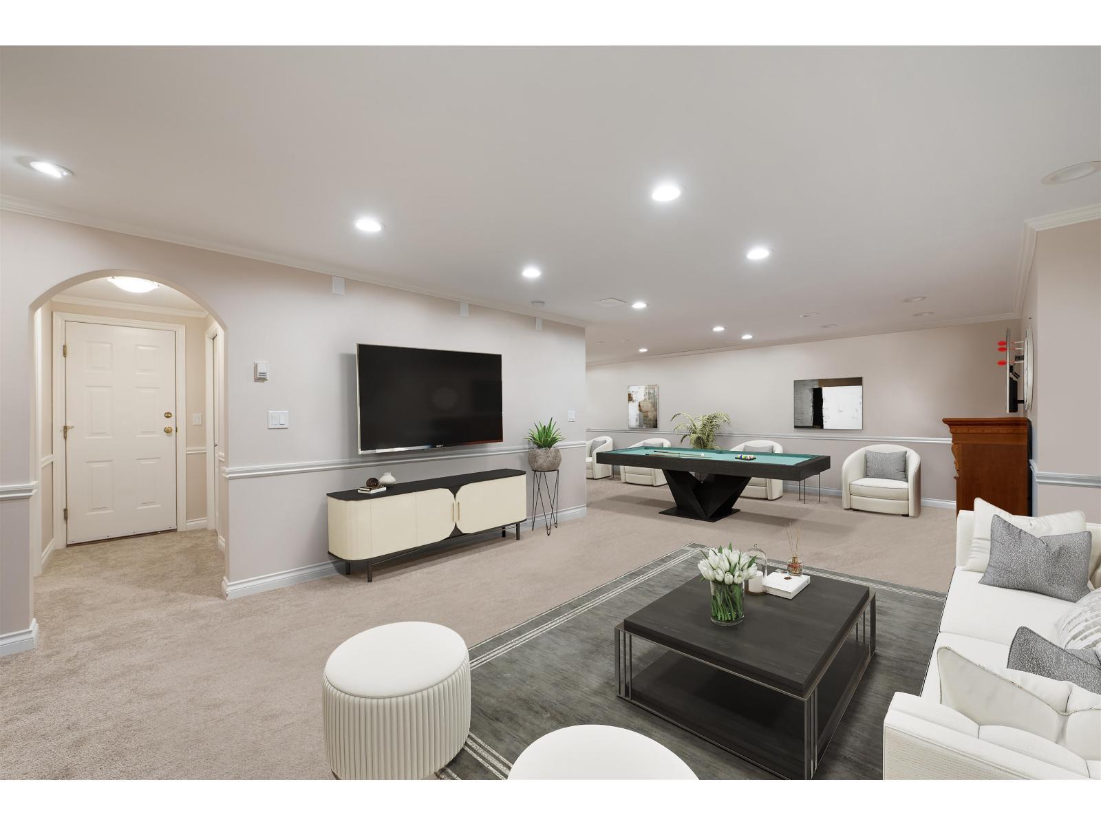 14027 Blackburn Avenue, White Rock, BC - Indoor Photo Showing Other Room