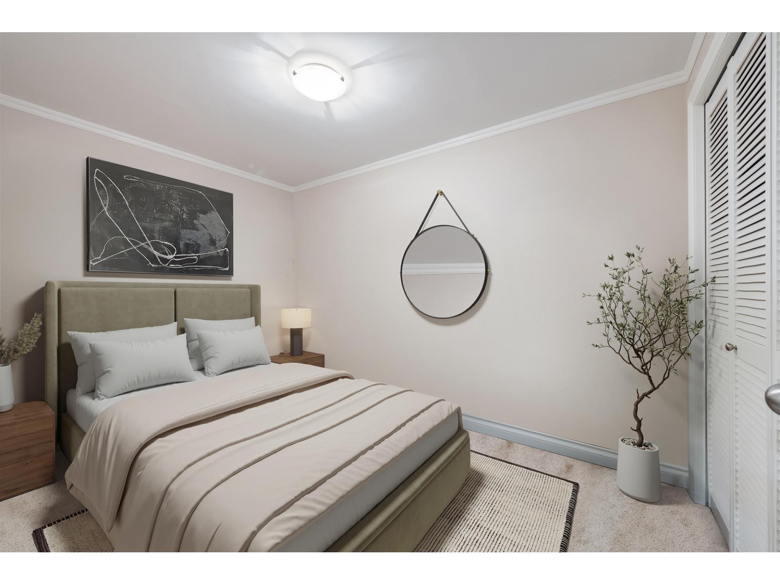 14027 Blackburn Avenue, White Rock, BC - Indoor Photo Showing Bedroom