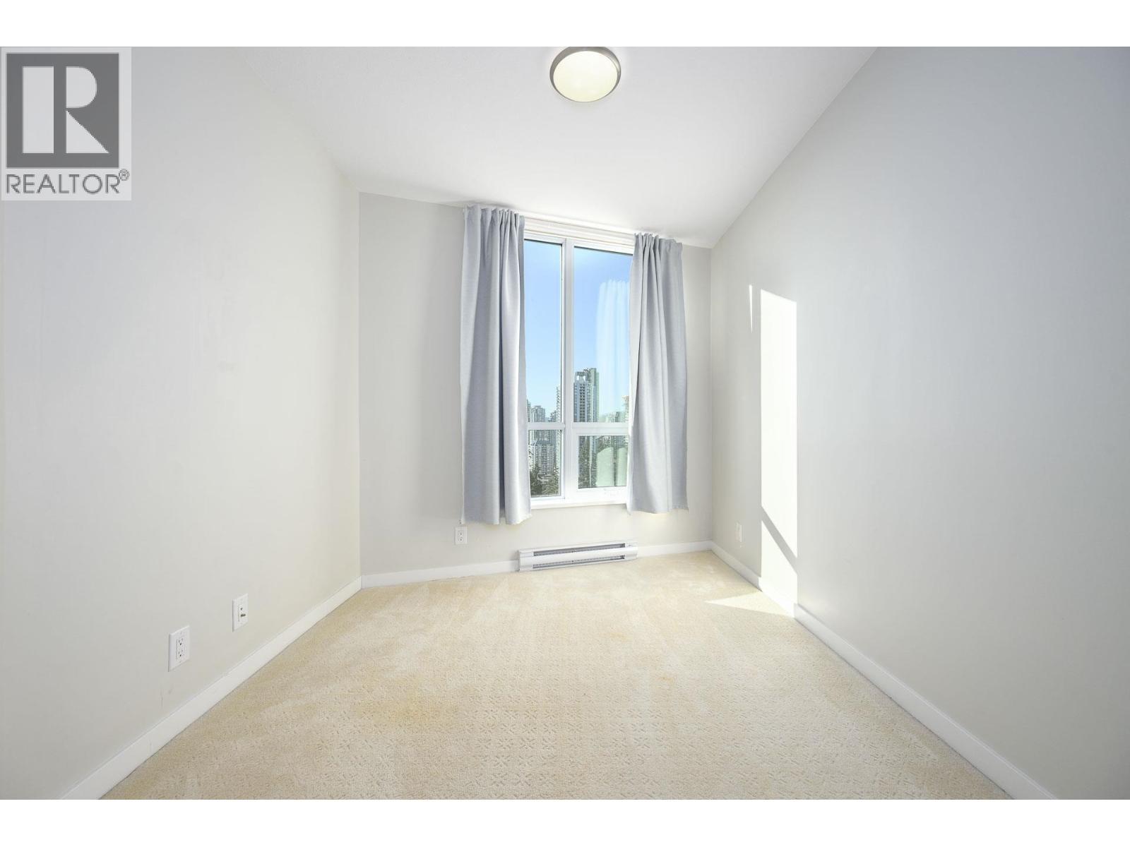 2307 3093 Windsor Gate, Coquitlam, BC - Indoor Photo Showing Other Room