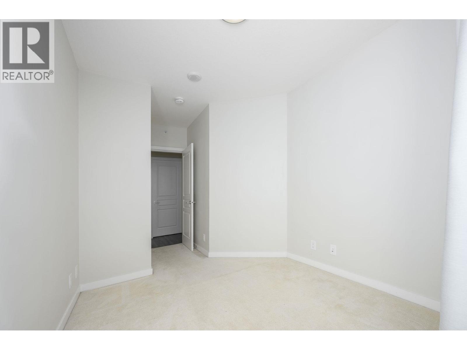 2307 3093 Windsor Gate, Coquitlam, BC - Indoor Photo Showing Other Room