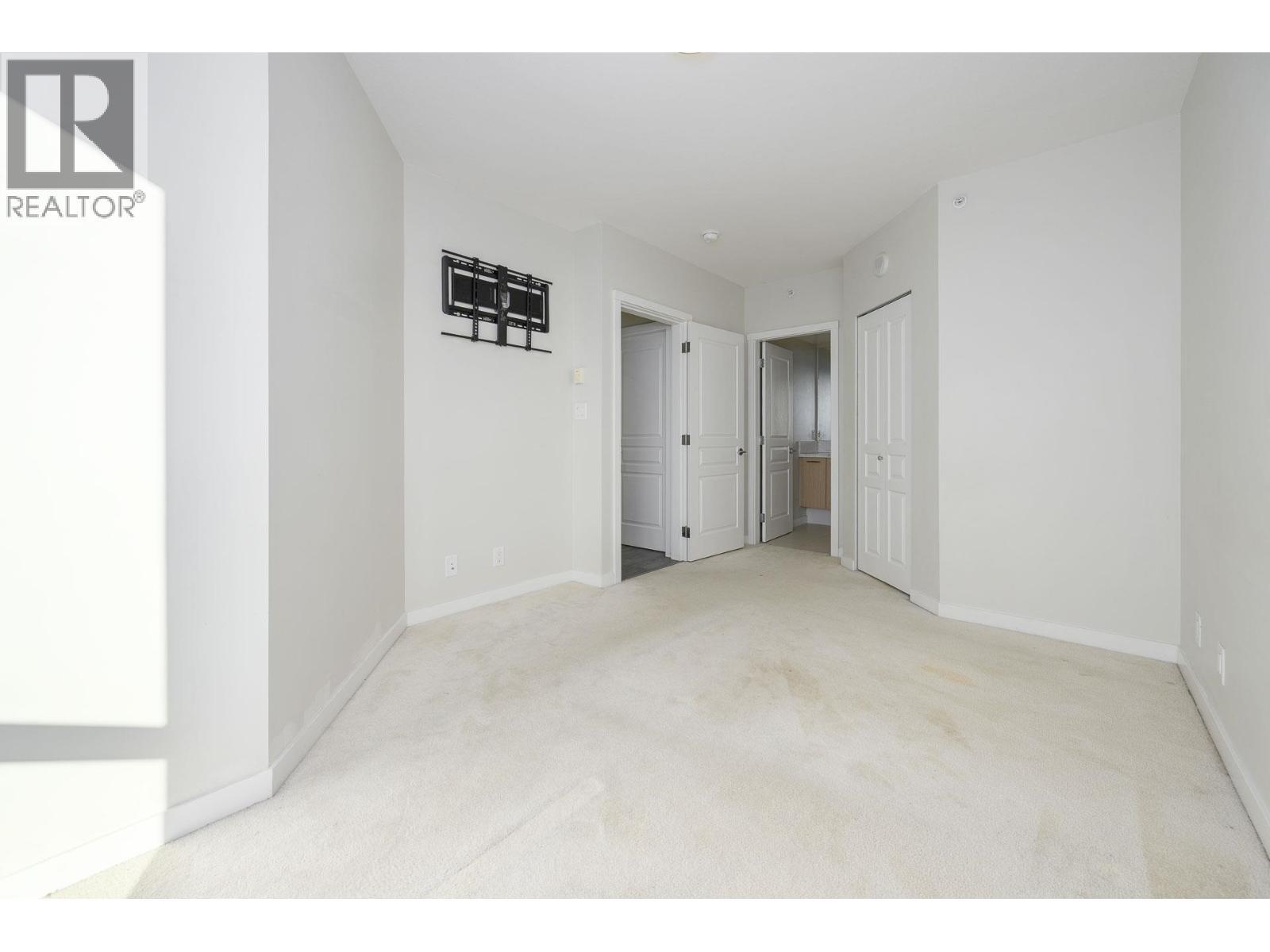 2307 3093 Windsor Gate, Coquitlam, BC - Indoor Photo Showing Other Room