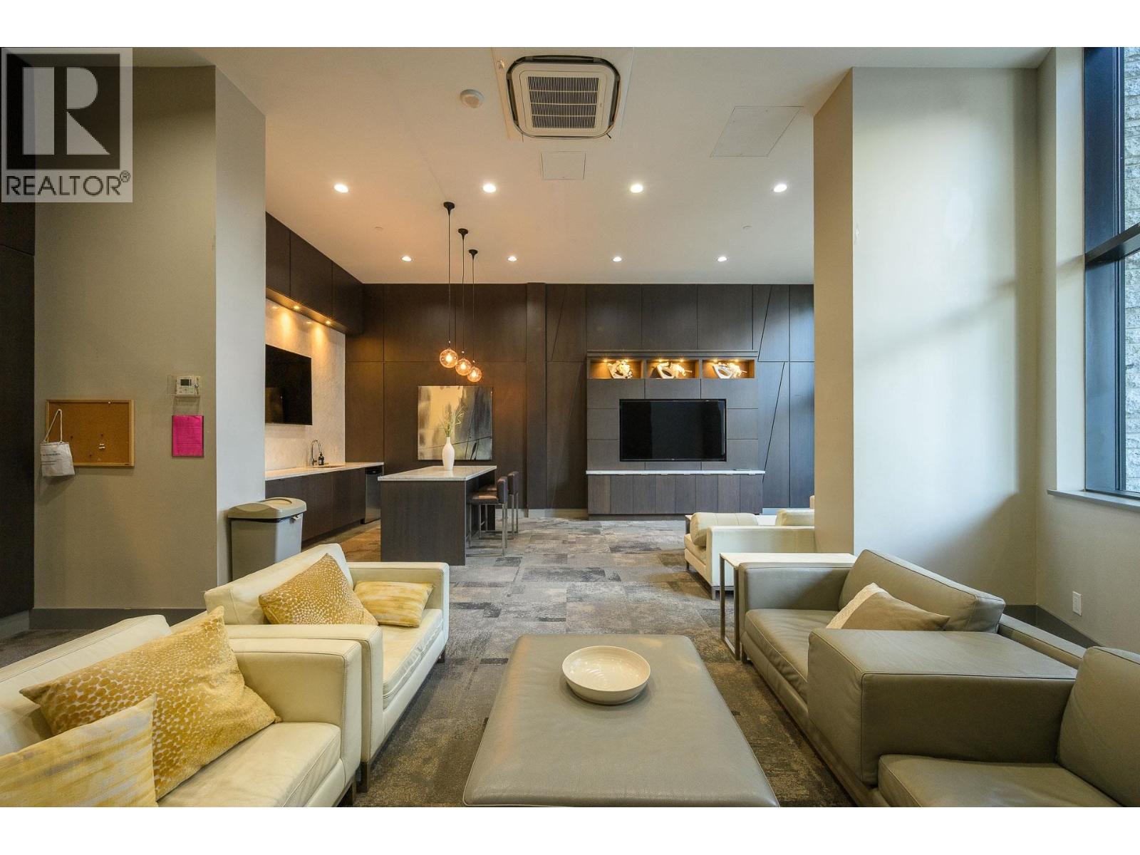 2307 3093 Windsor Gate, Coquitlam, BC - Indoor Photo Showing Living Room