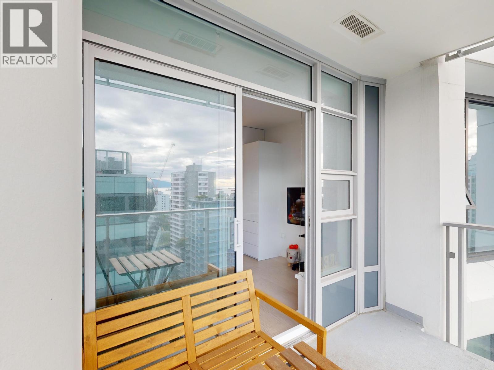 2103 1289 Hornby Street, Vancouver, BC - With Exterior