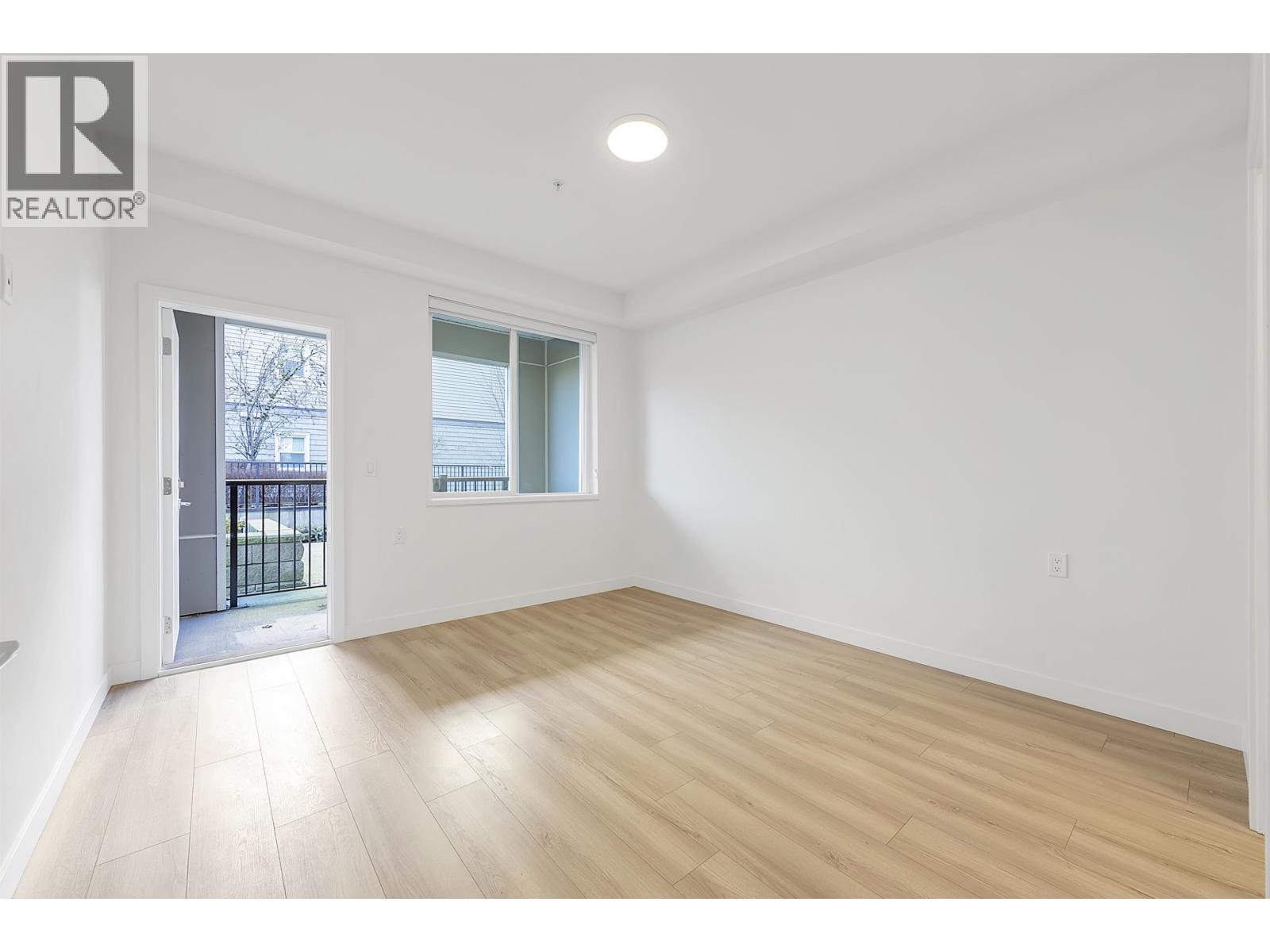 104 11913 Burnett Street, Maple Ridge, BC - Indoor Photo Showing Other Room