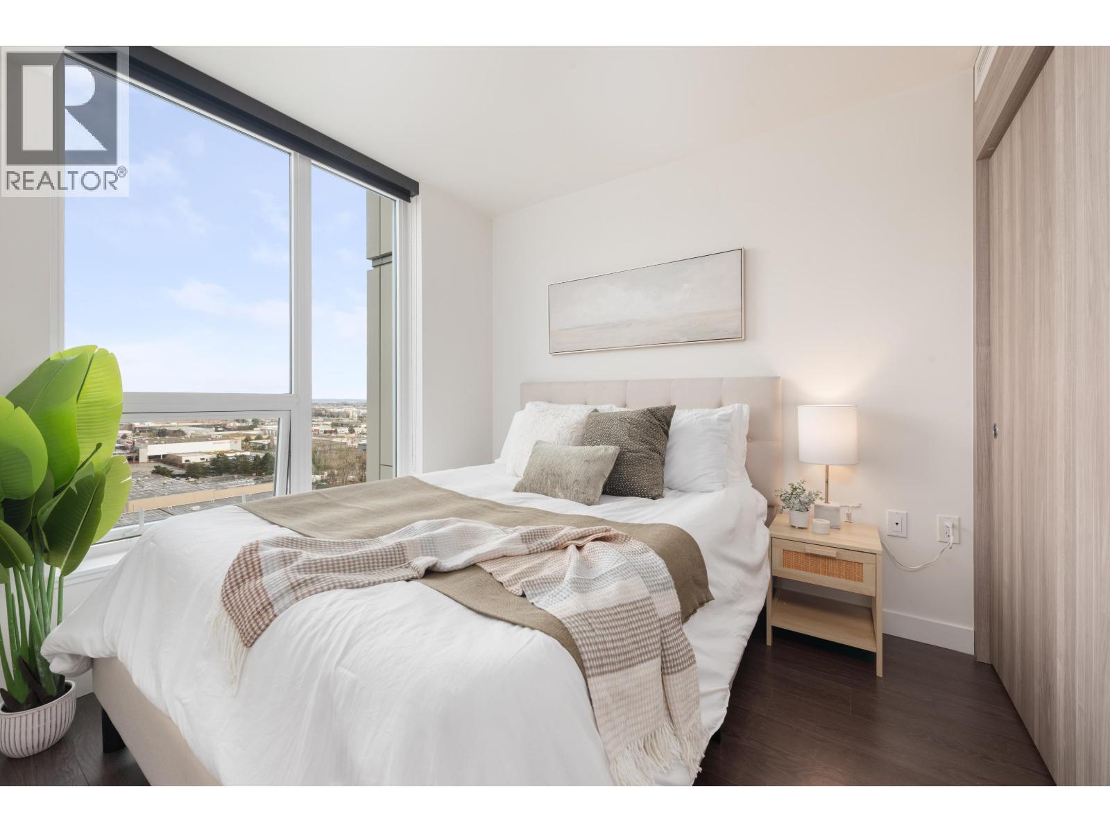 2105 433 Sw Marine Drive, Vancouver, BC - Indoor Photo Showing Bedroom