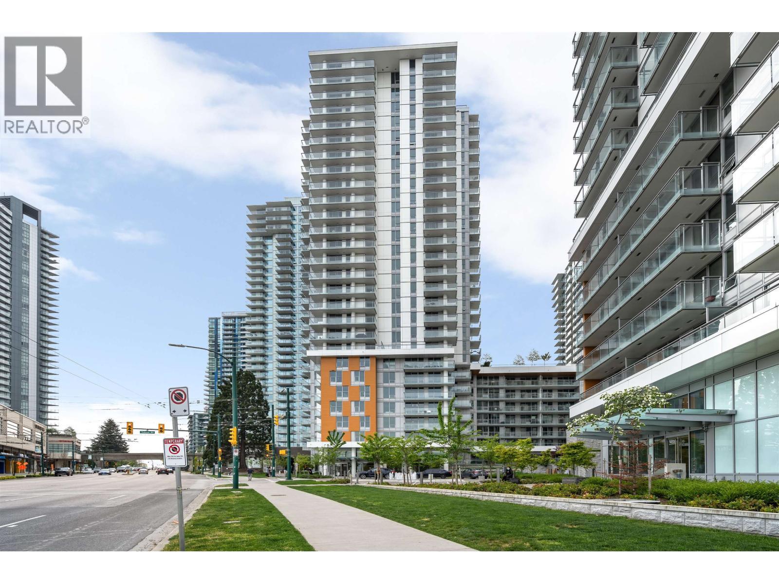 2105 433 Sw Marine Drive, Vancouver, BC - Outdoor With Facade