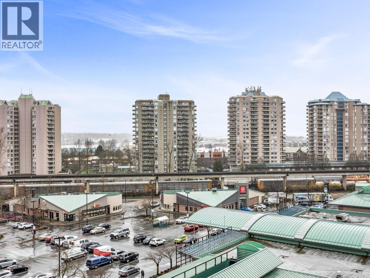 606 98 Tenth Street, New Westminster, BC - Outdoor With Facade