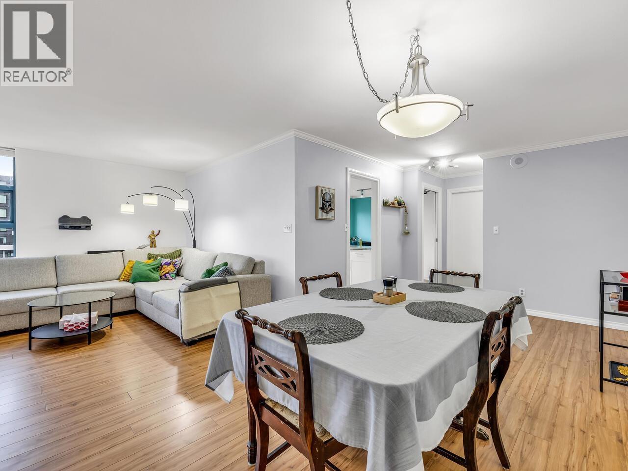 606 98 Tenth Street, New Westminster, BC - Indoor Photo Showing Other Room