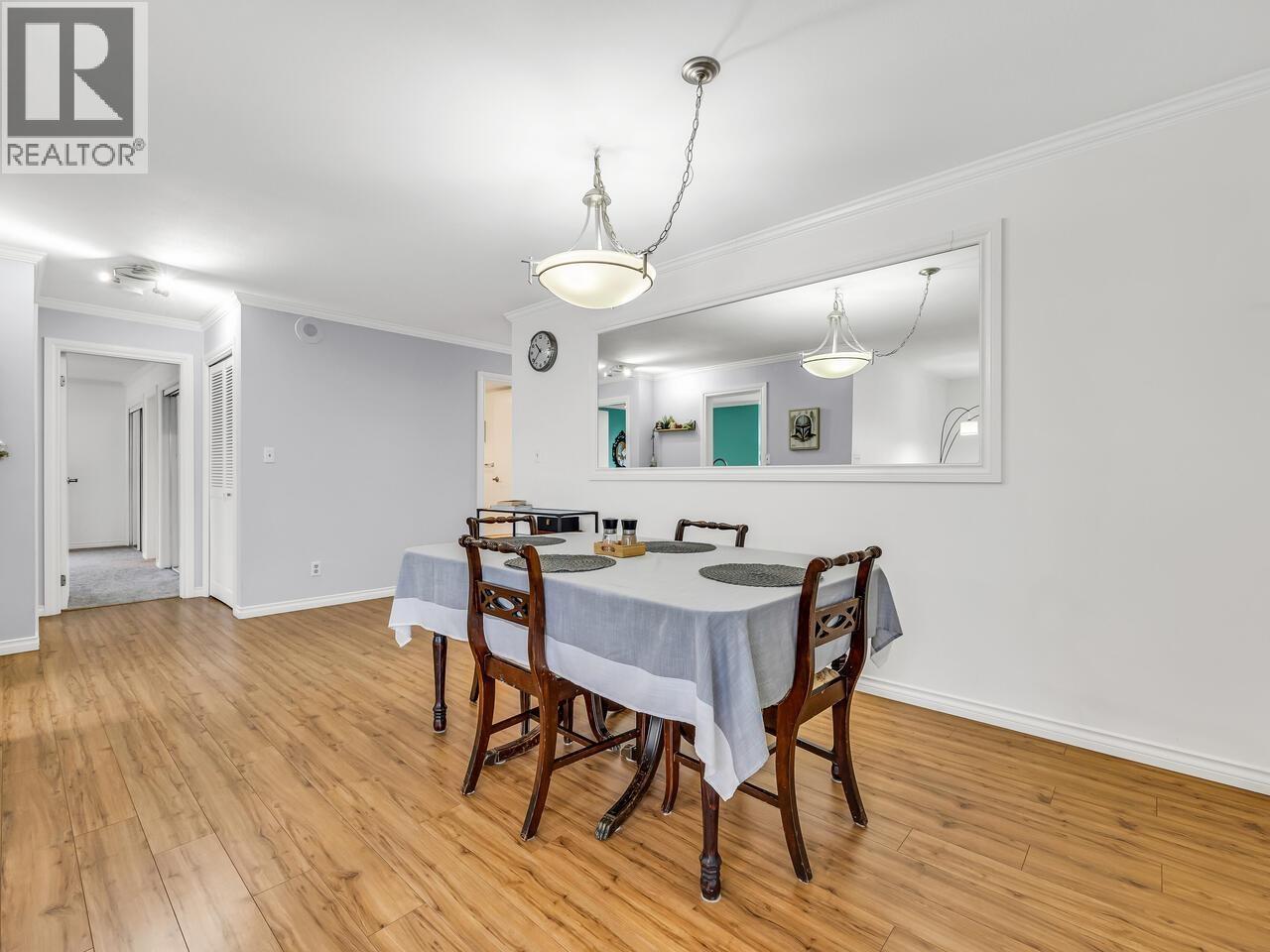 606 98 Tenth Street, New Westminster, BC - Indoor Photo Showing Dining Room