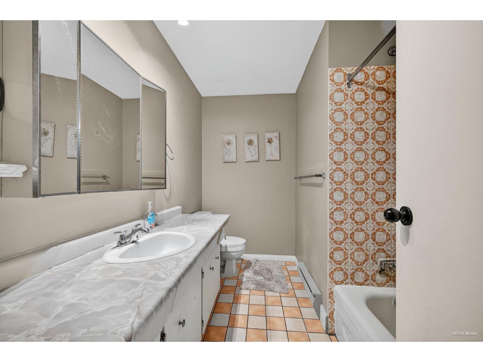 15 2998 Mouat Drive, Abbotsford, BC - Indoor Photo Showing Bathroom