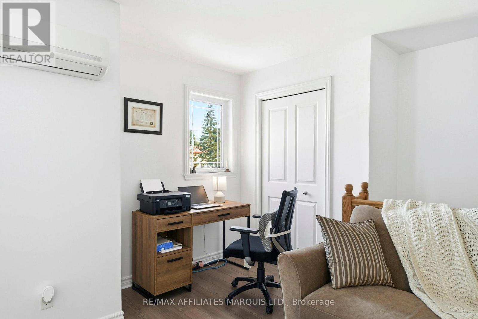 202 - 222 First Street E, Cornwall, ON - Indoor Photo Showing Office