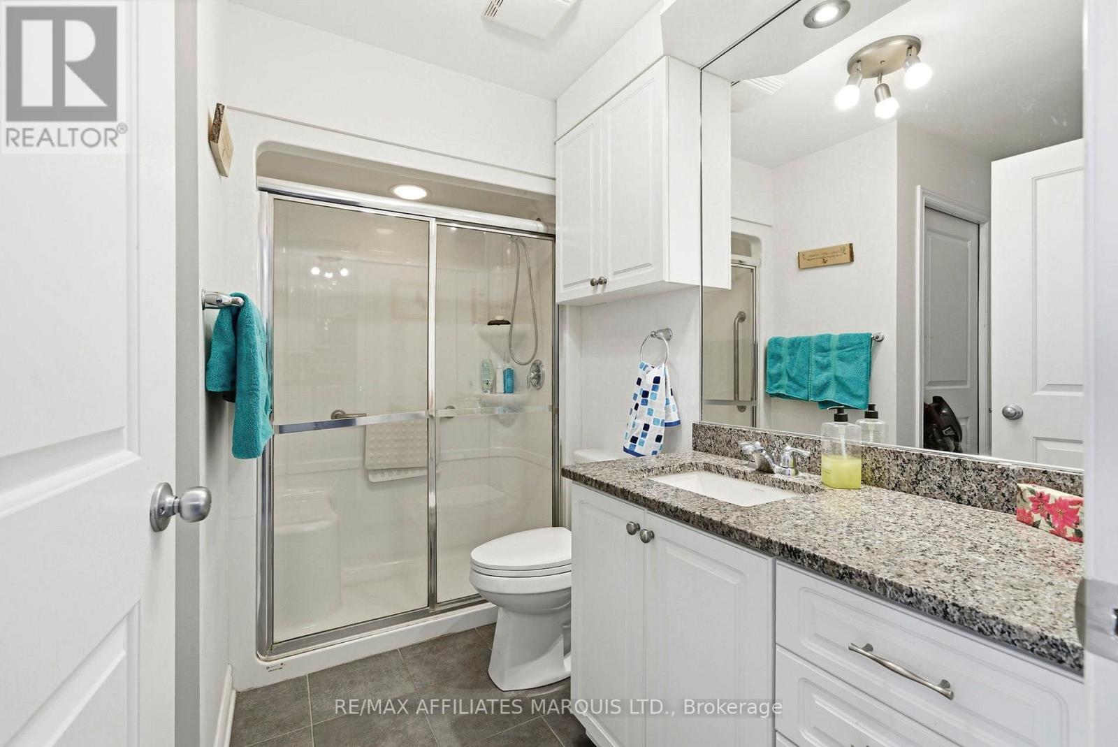 202 - 222 First Street E, Cornwall, ON - Indoor Photo Showing Bathroom