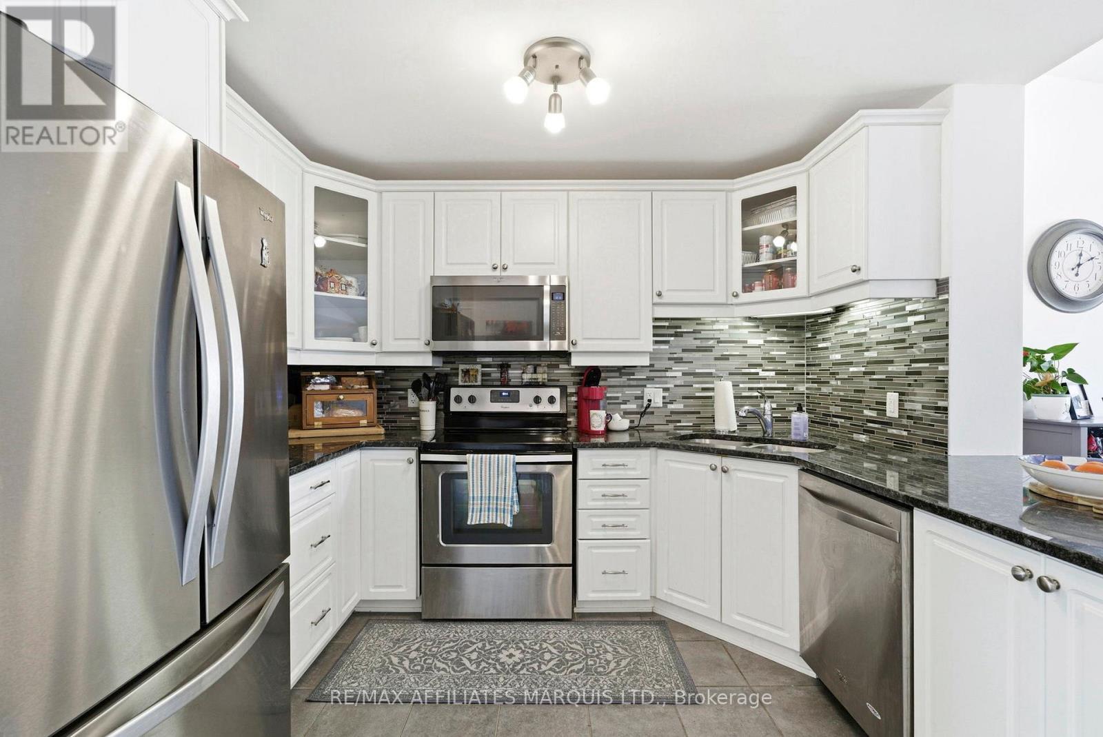 202 - 222 First Street E, Cornwall, ON - Indoor Photo Showing Kitchen With Upgraded Kitchen