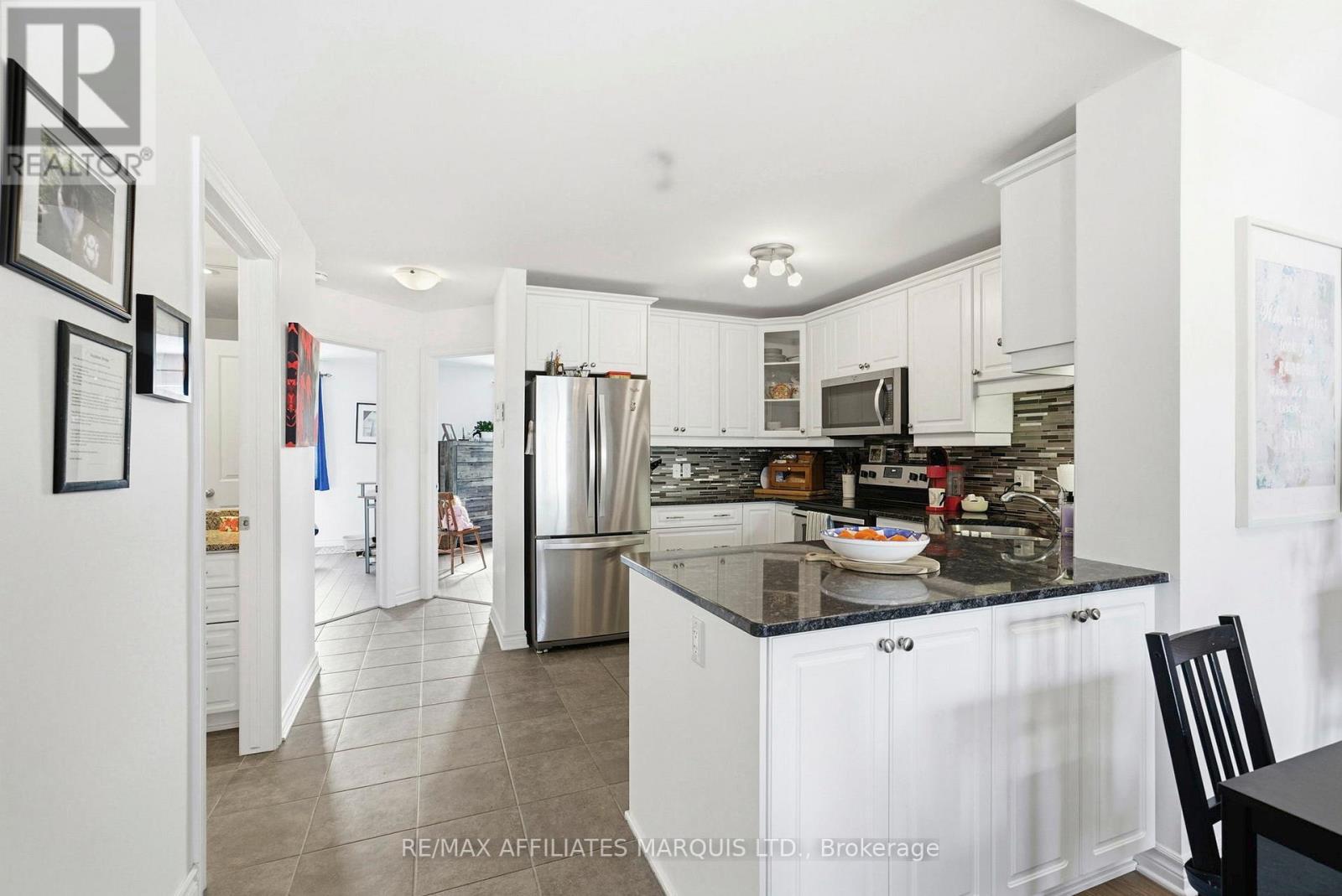 202 - 222 First Street E, Cornwall, ON - Indoor Photo Showing Kitchen