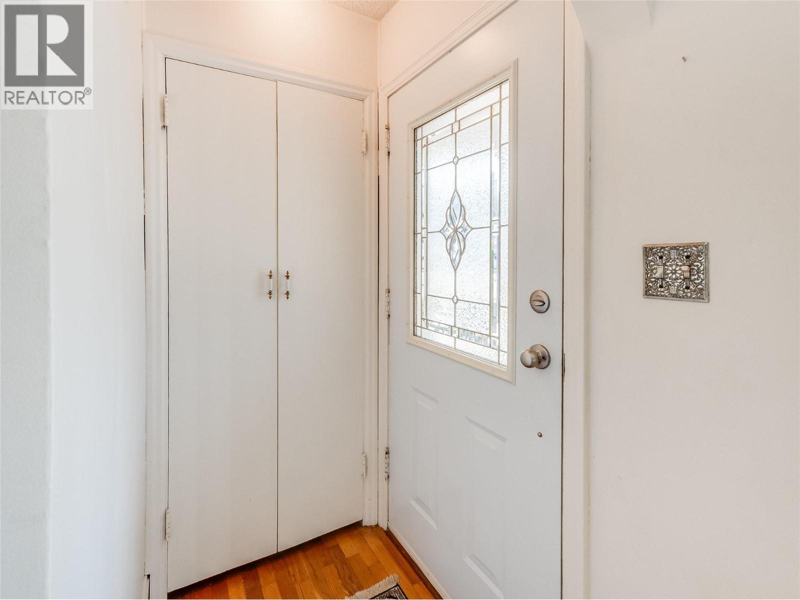 101 10Th Avenue, Castlegar, BC - Indoor Photo Showing Other Room