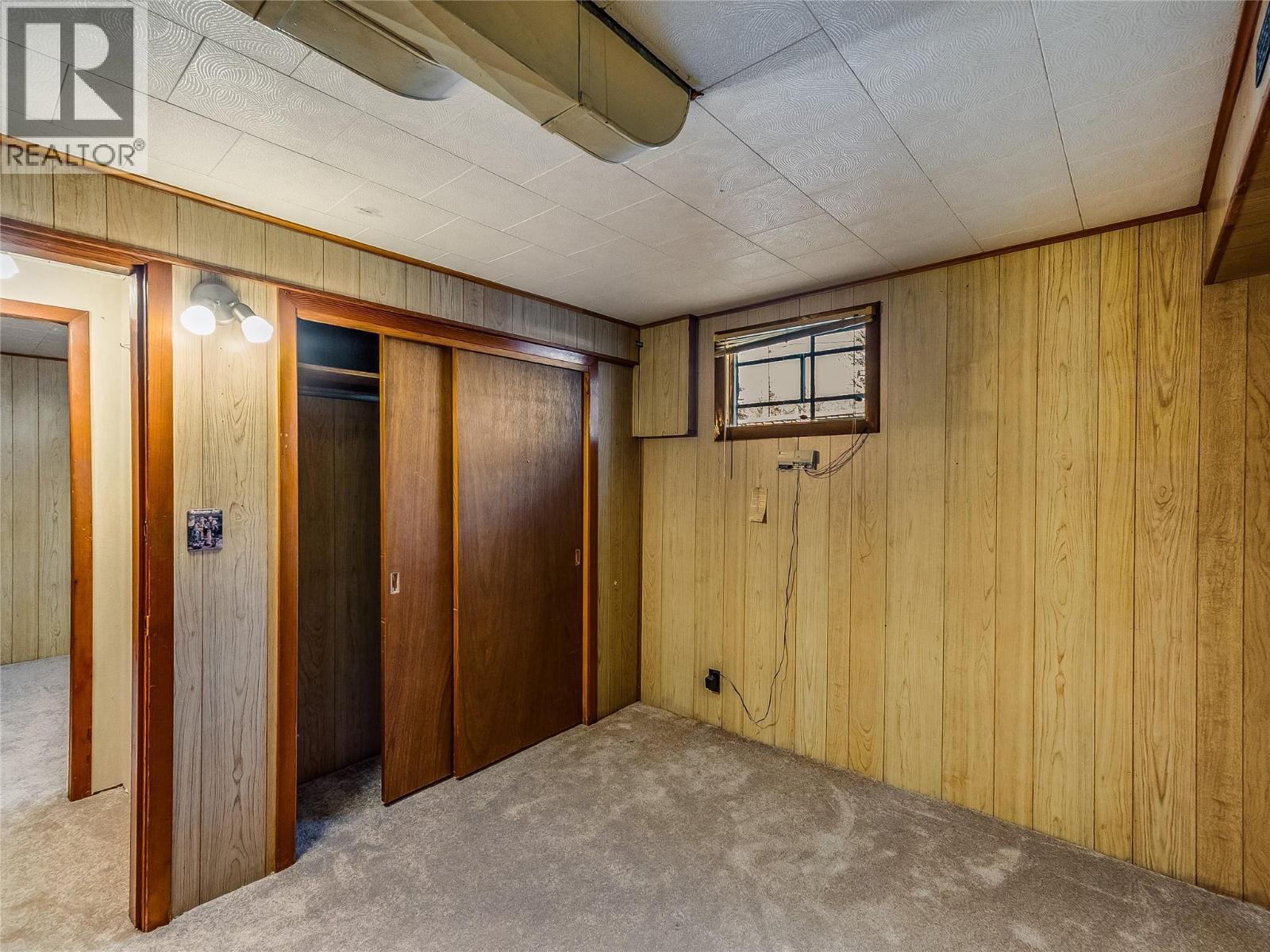 101 10Th Avenue, Castlegar, BC - Indoor