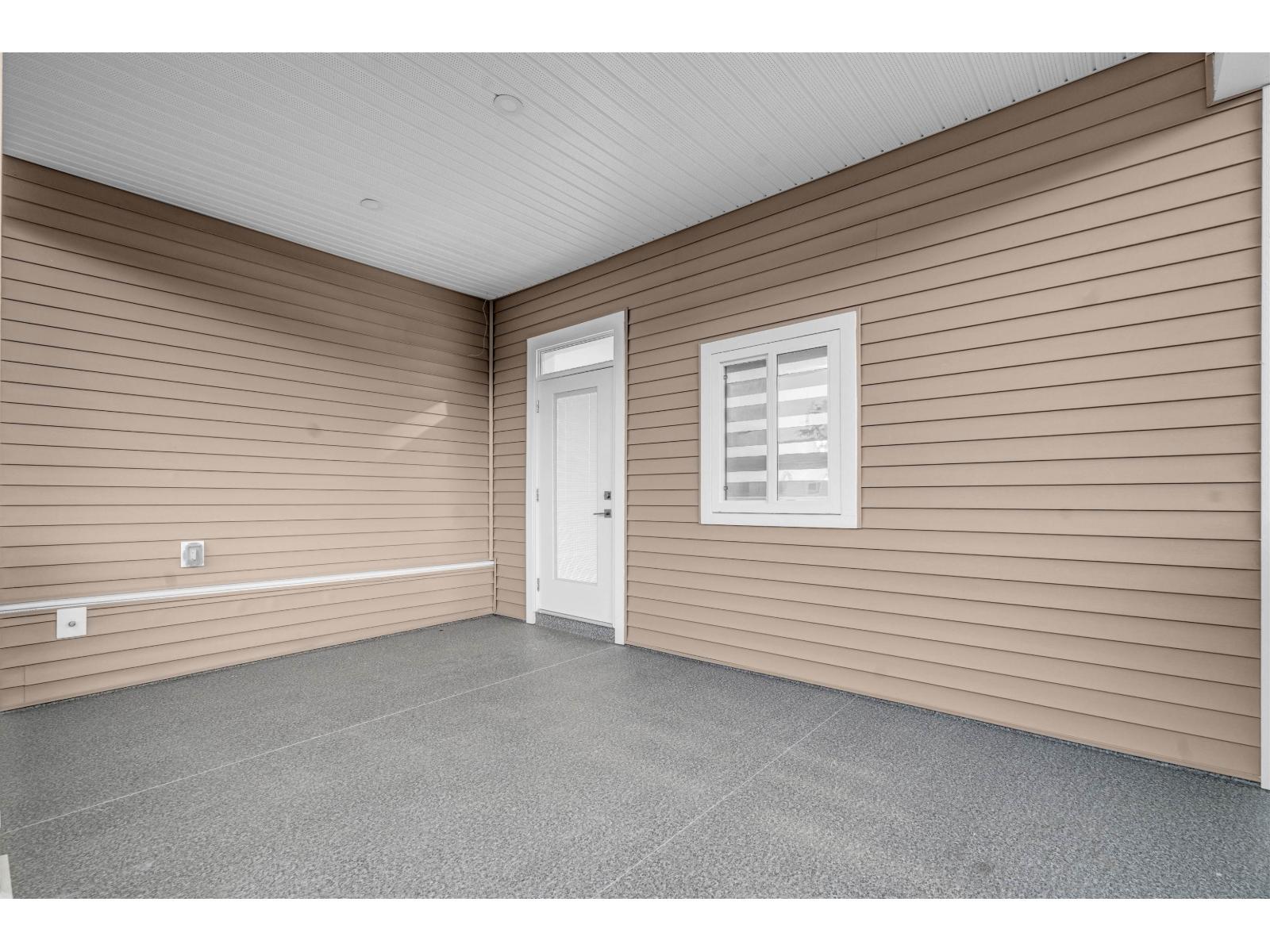 32689 Carter Avenue, Mission, BC - With Exterior