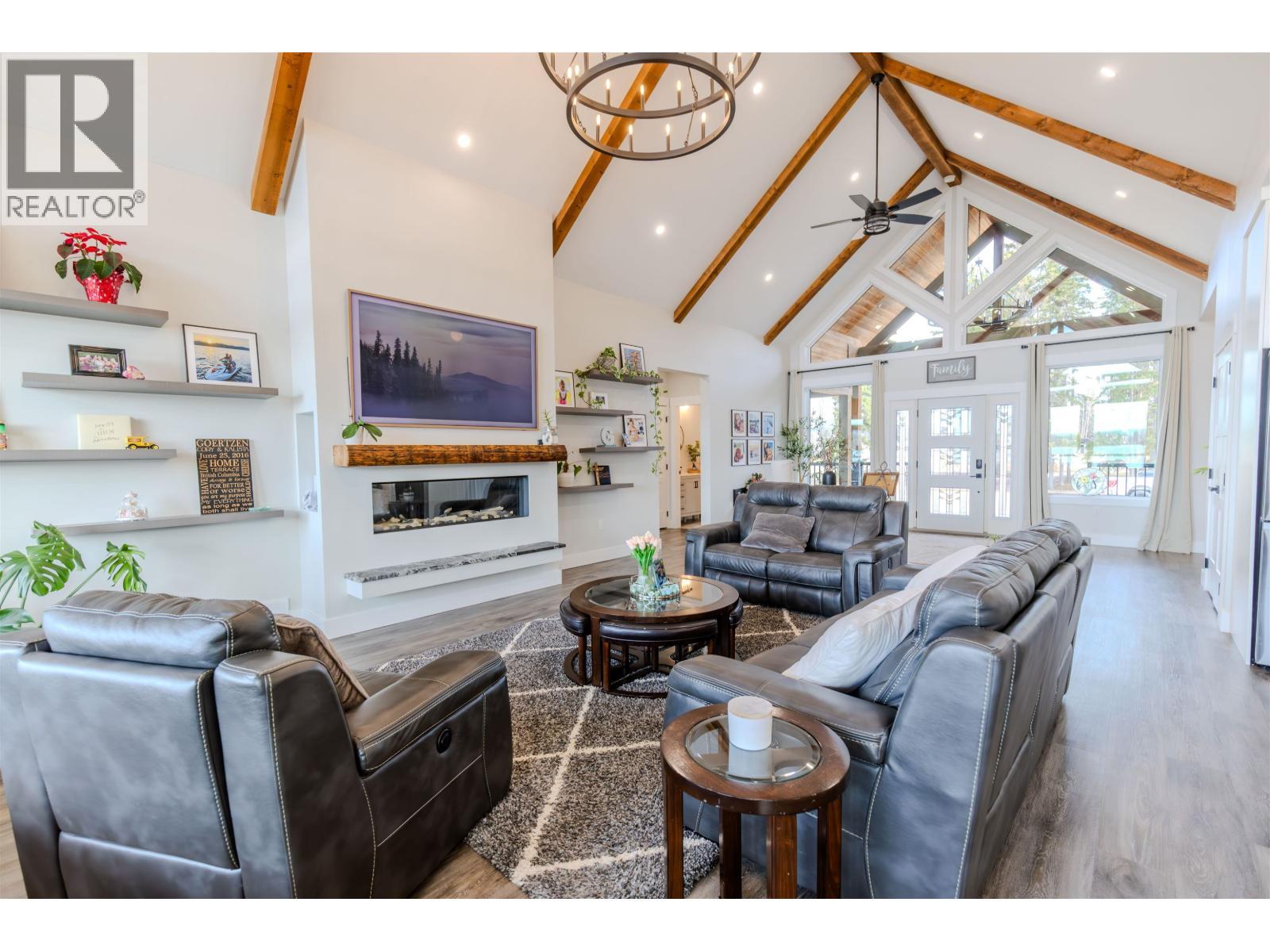 420 Nourse Subdivision #1, Burns Lake, BC - Indoor Photo Showing Living Room