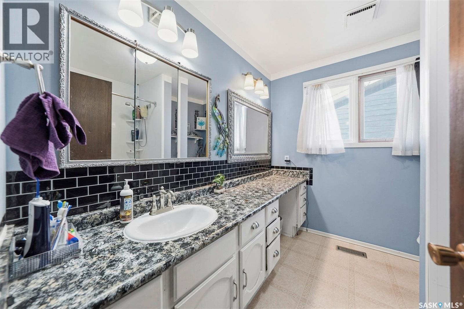 639 Wardlow Road, Saskatoon, SK - Indoor Photo Showing Bathroom