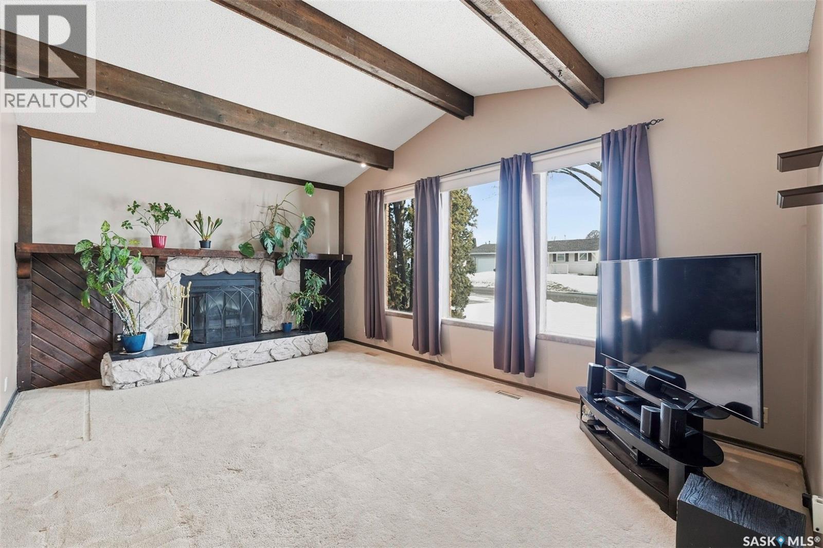 639 Wardlow Road, Saskatoon, SK - Indoor With Fireplace