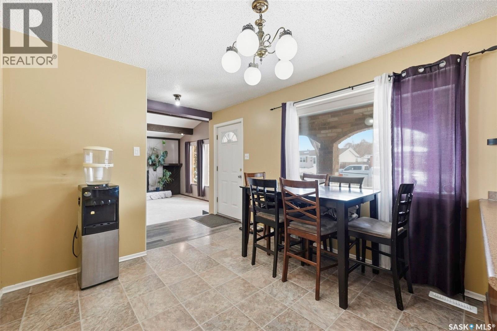 639 Wardlow Road, Saskatoon, SK - Indoor Photo Showing Dining Room