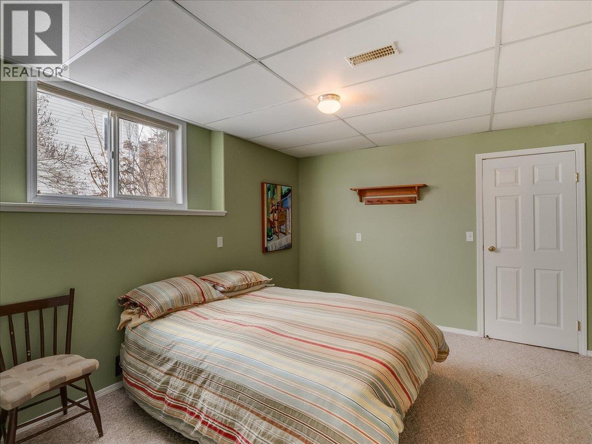 702 Munro Street, Nelson, BC - Indoor Photo Showing Bedroom