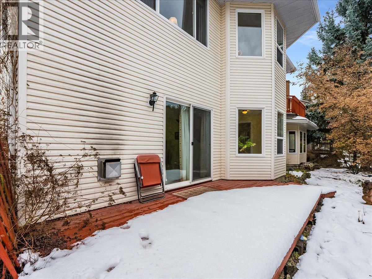 702 Munro Street, Nelson, BC - Outdoor With Exterior