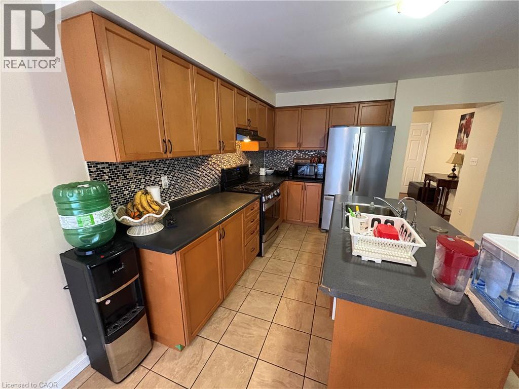 89 Garth Massey Drive, Cambridge, ON - Indoor Photo Showing Kitchen
