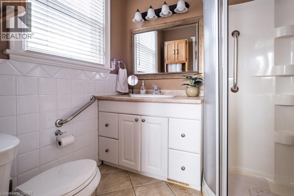 167 Park Street N, Hamilton, ON - Indoor Photo Showing Bathroom