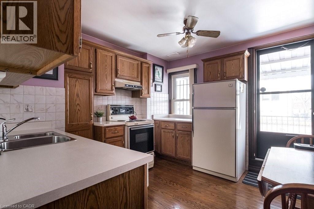 167 Park Street N, Hamilton, ON - Indoor Photo Showing Kitchen With Double Sink