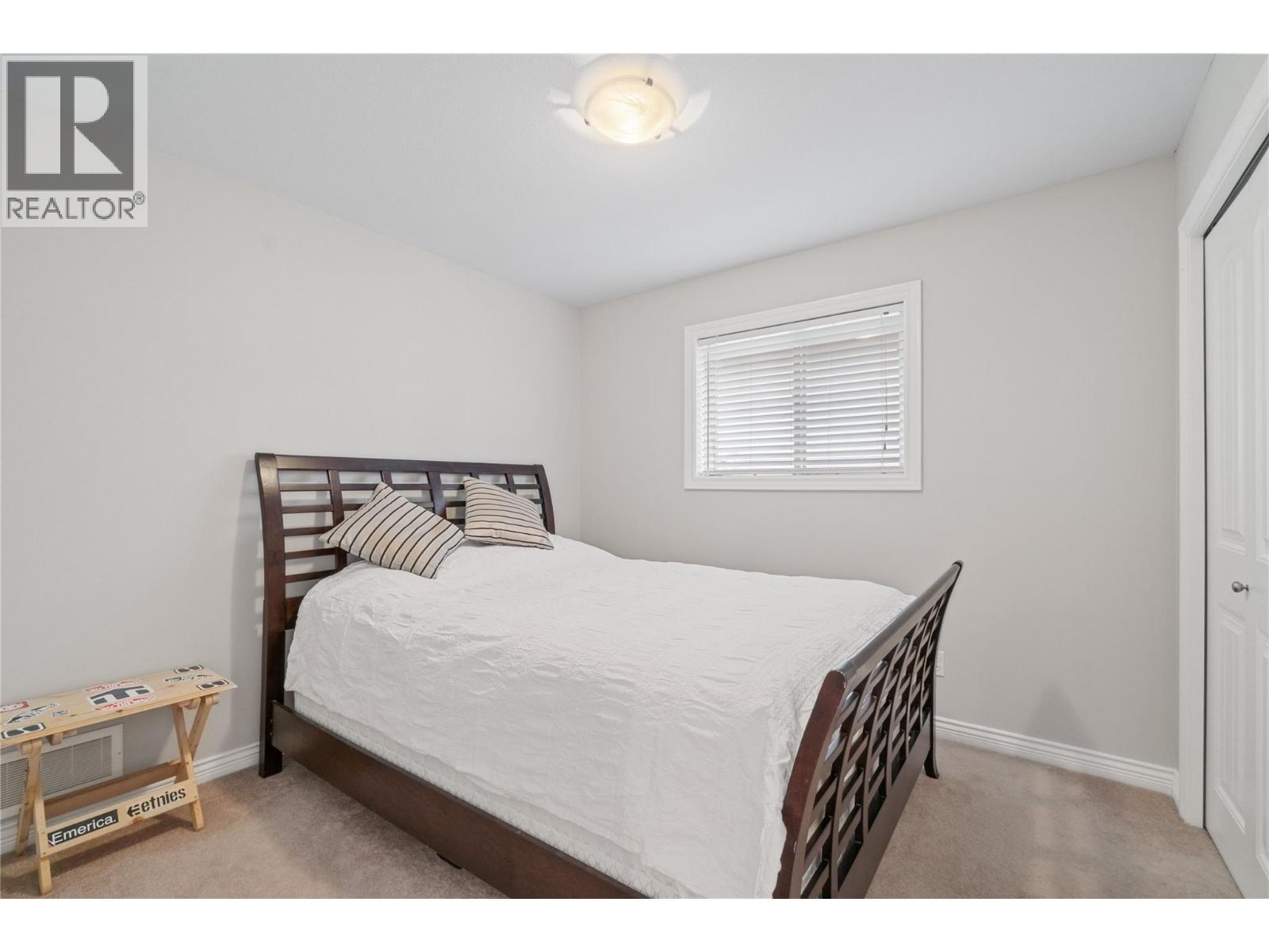 2042 Moonbeam Close, West Kelowna, BC - Indoor Photo Showing Bedroom