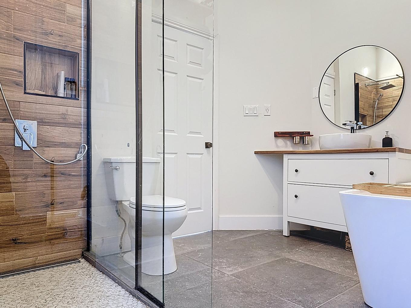 Salle de bains - 71 Rue Henri-Dunant, Sainte-Agathe-Des-Monts, QC - Indoor Photo Showing Bathroom