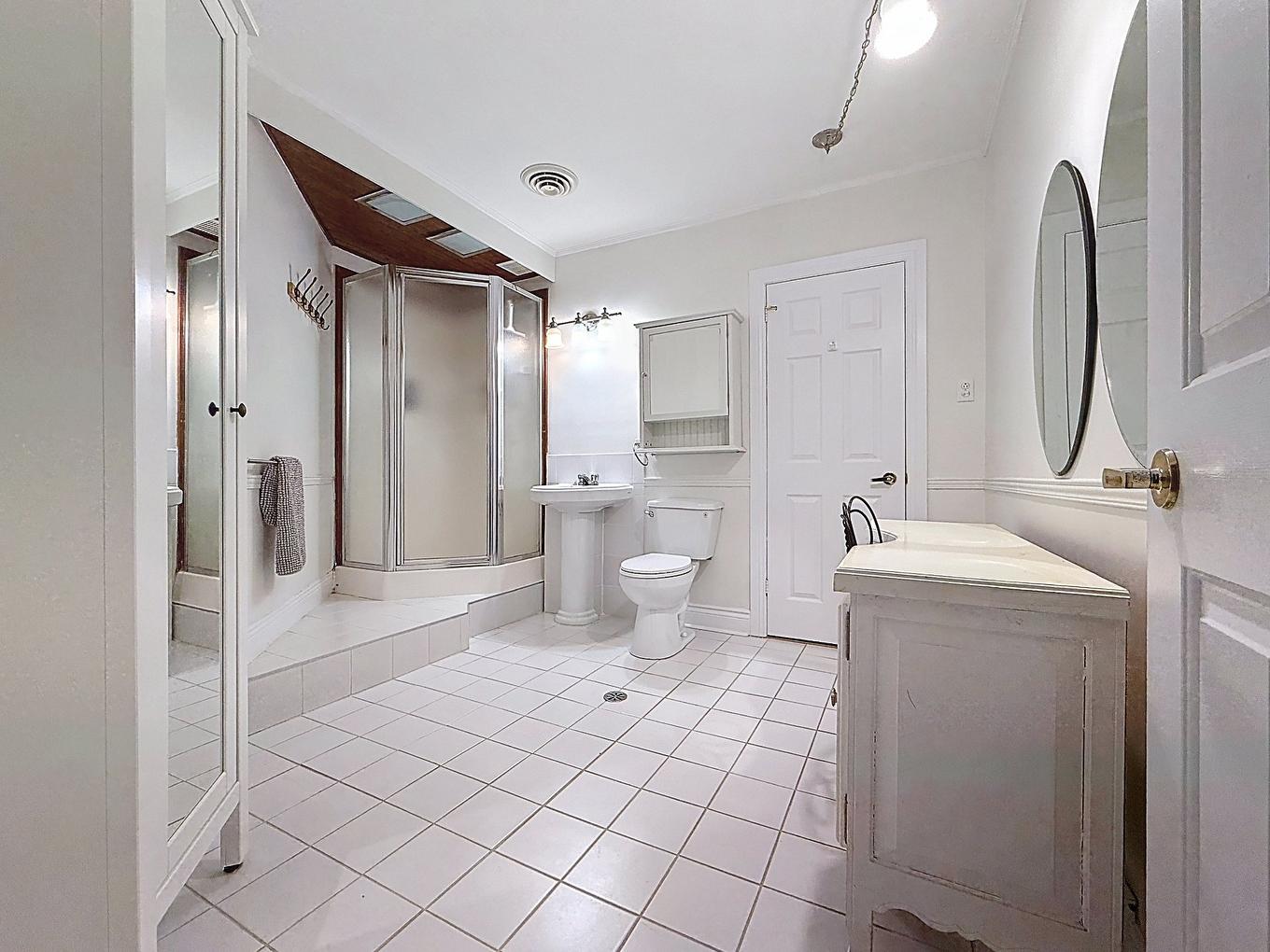 Salle de bains - 71 Rue Henri-Dunant, Sainte-Agathe-Des-Monts, QC - Indoor Photo Showing Bathroom