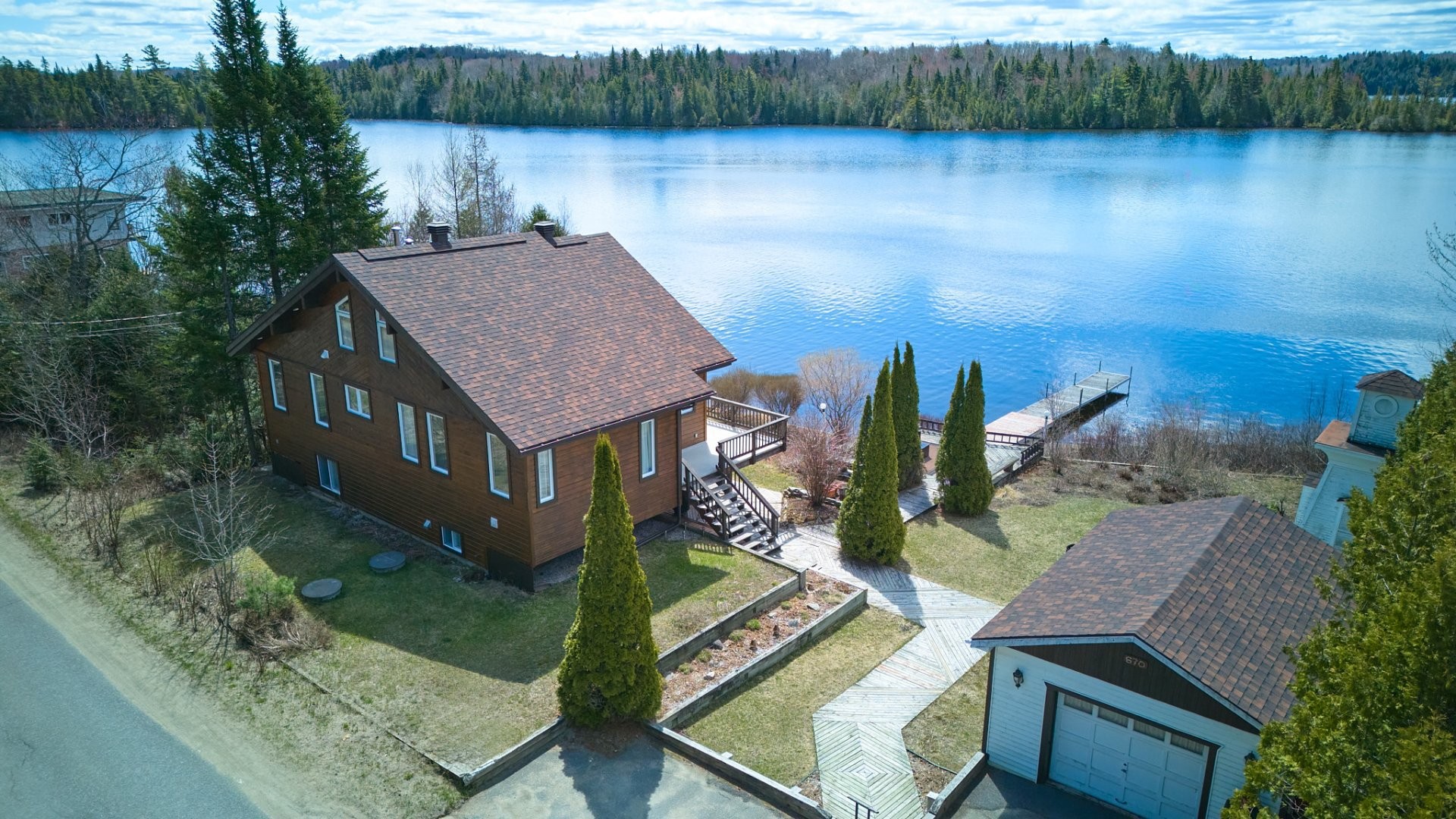 Overall view - 670 Ch. Des Îles, Entrelacs, QC - Outdoor With Body Of Water With View