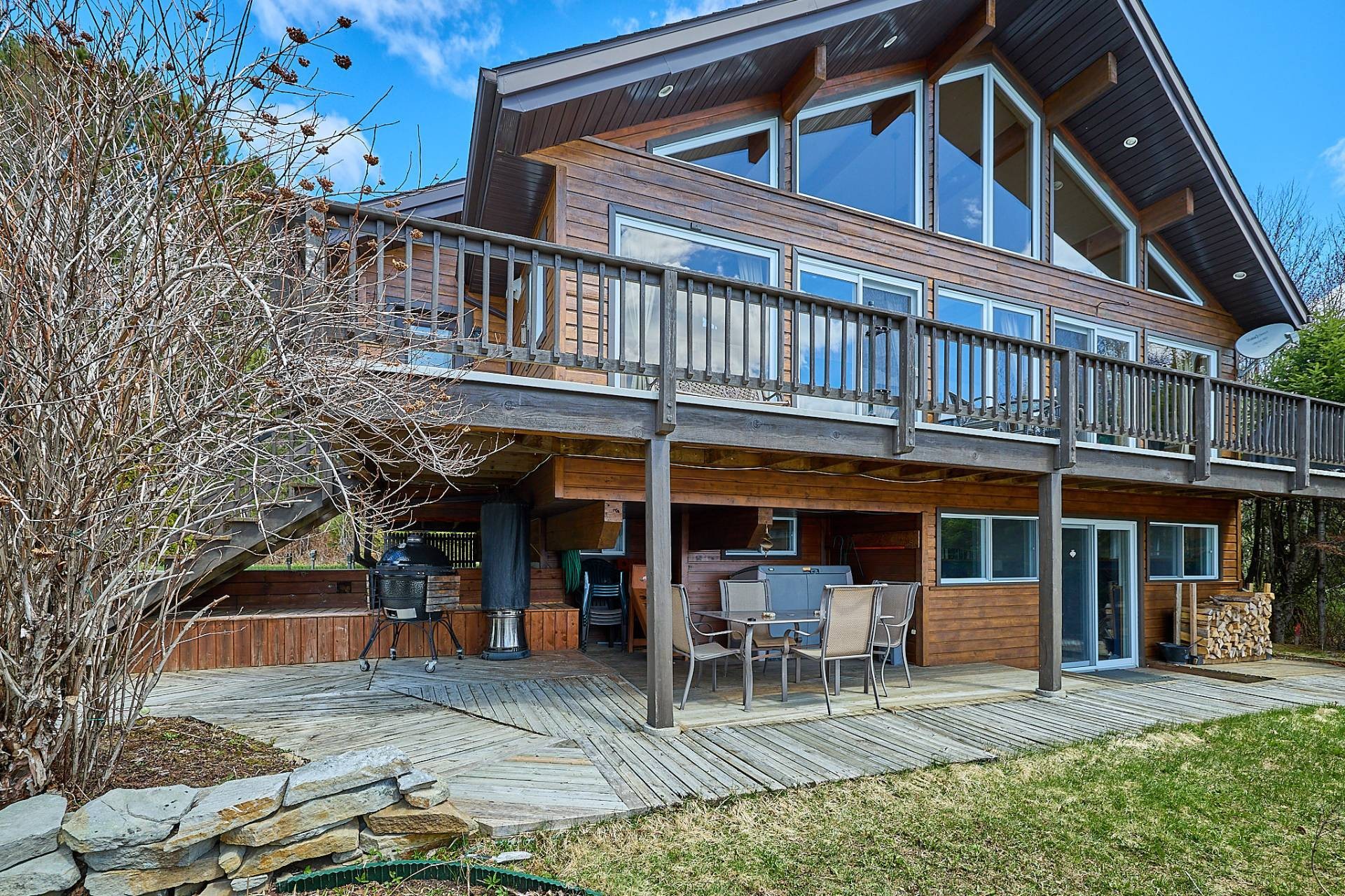 Front of Structure - 670 Ch. Des Îles, Entrelacs, QC - Outdoor With Deck Patio Veranda