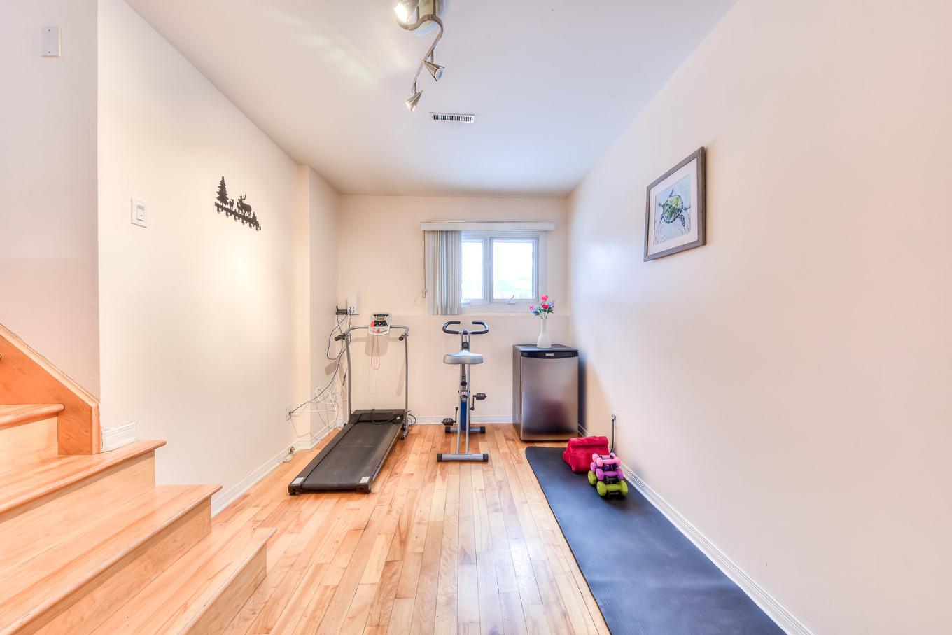 Boudoir - 123 Rue Houde, Kirkland, QC - Indoor