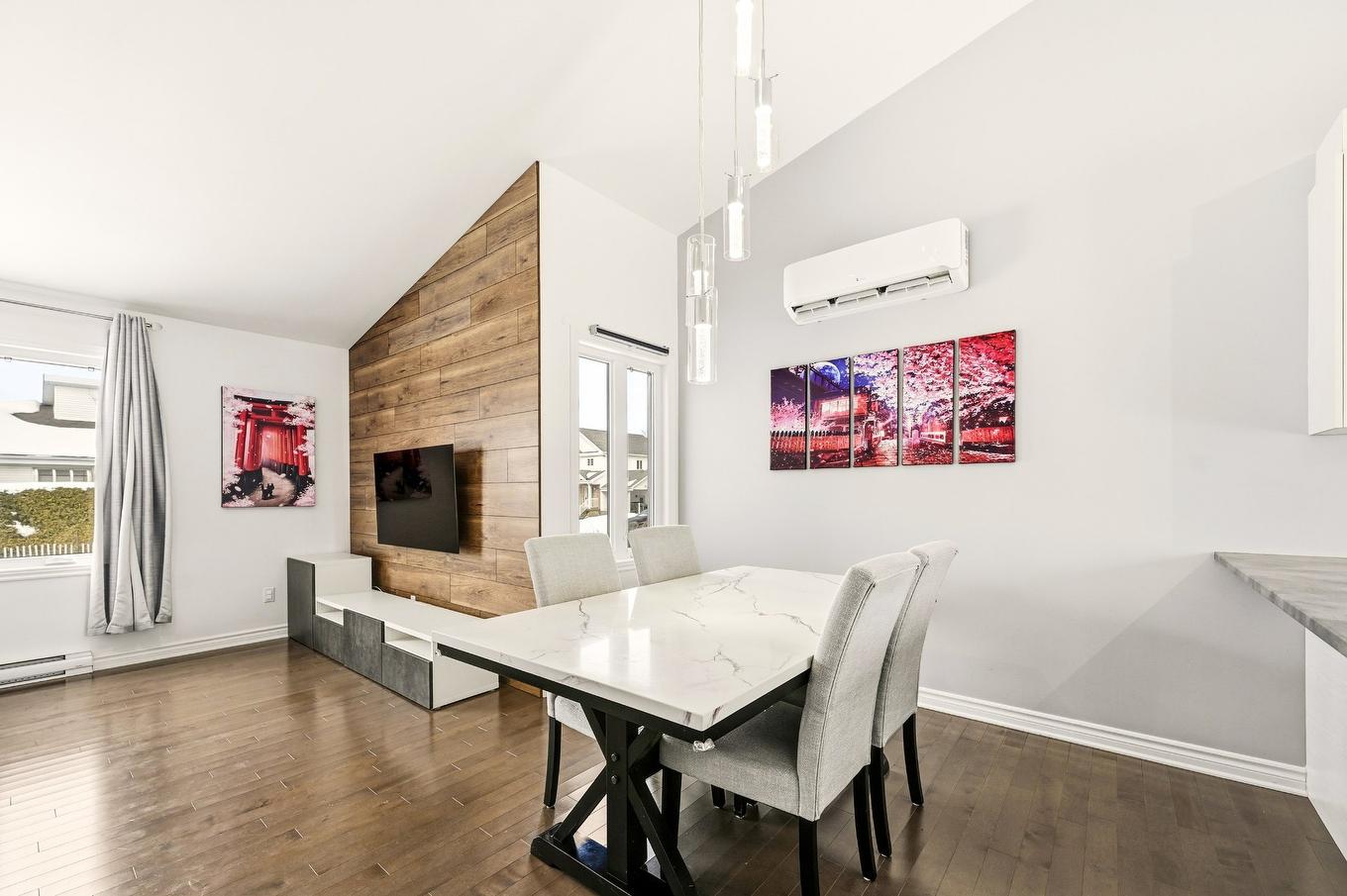 Salle à manger - 924 Rue Brissette, Sainte-Julie, QC - Indoor Photo Showing Dining Room