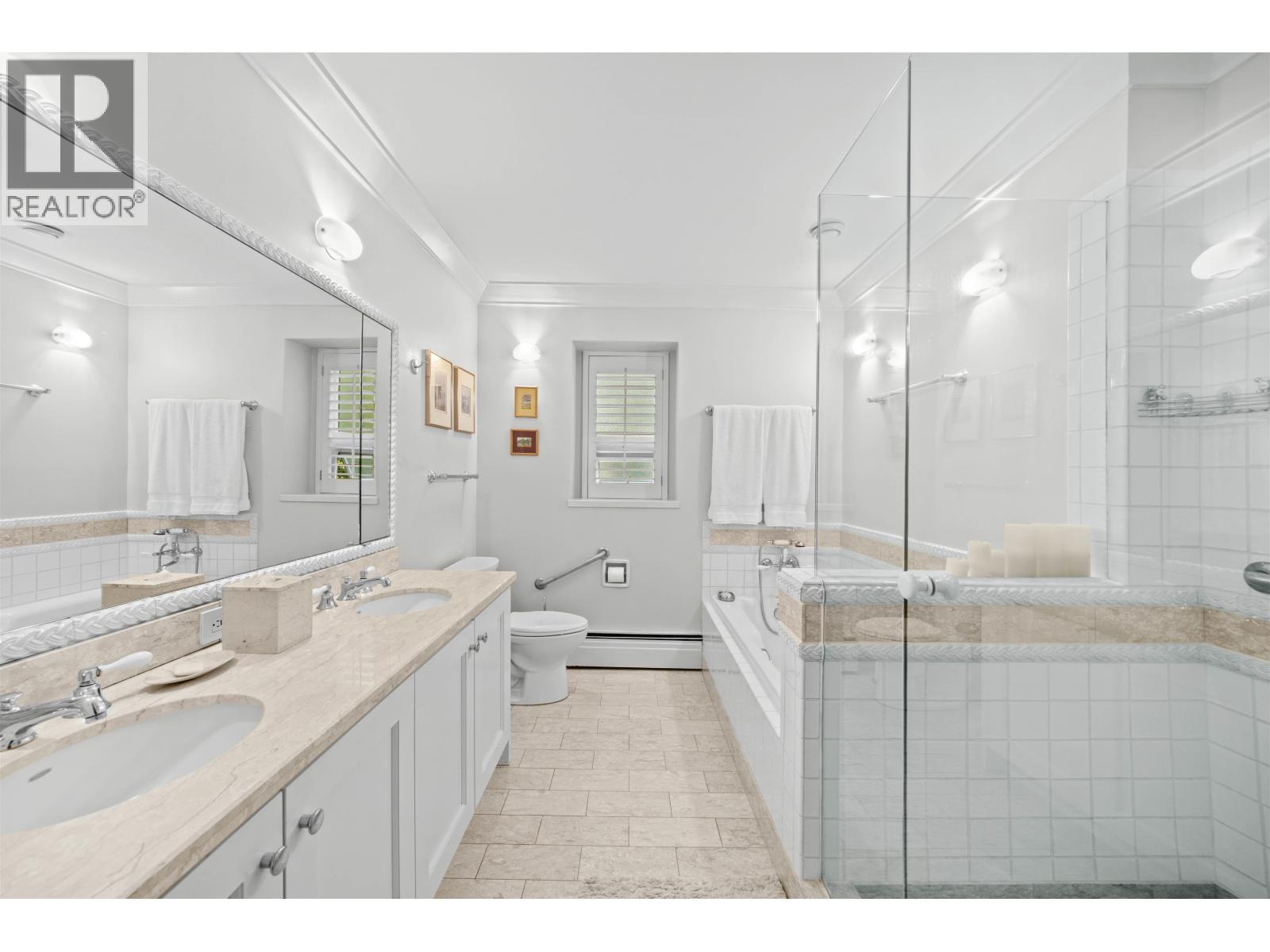 1443 Mcrae Avenue, Vancouver, BC - Indoor Photo Showing Bathroom