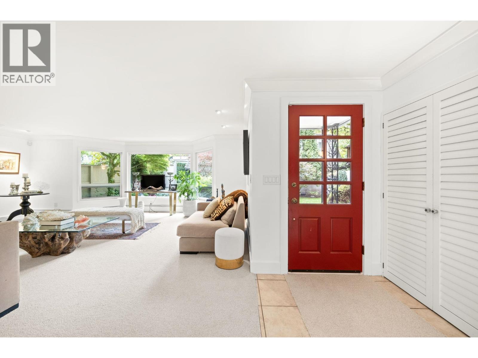 1443 Mcrae Avenue, Vancouver, BC - Indoor