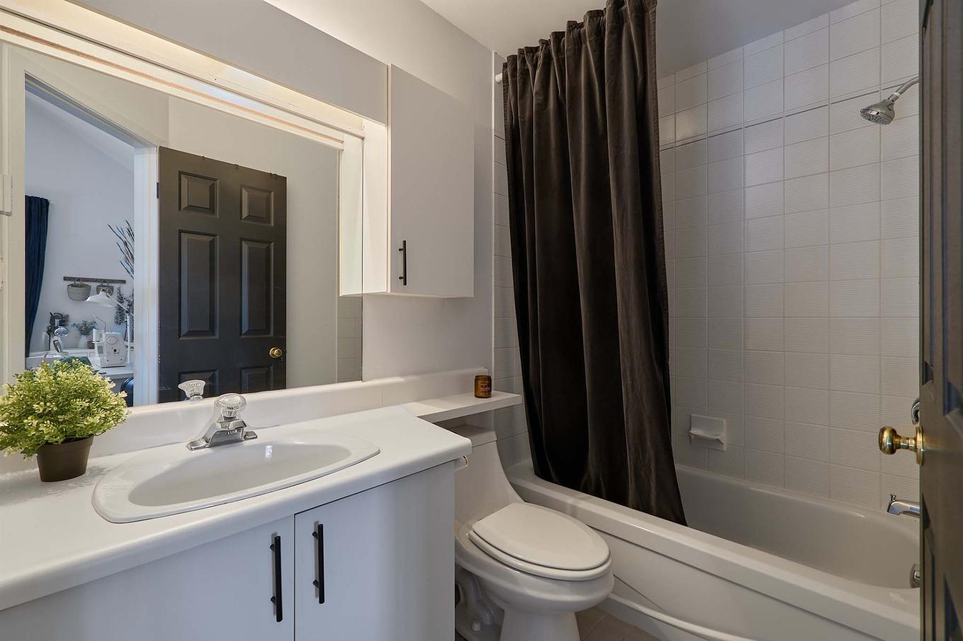 Salle de bains - F-735 Ch. Des Trois-Villages, Piedmont, QC - Indoor Photo Showing Bathroom