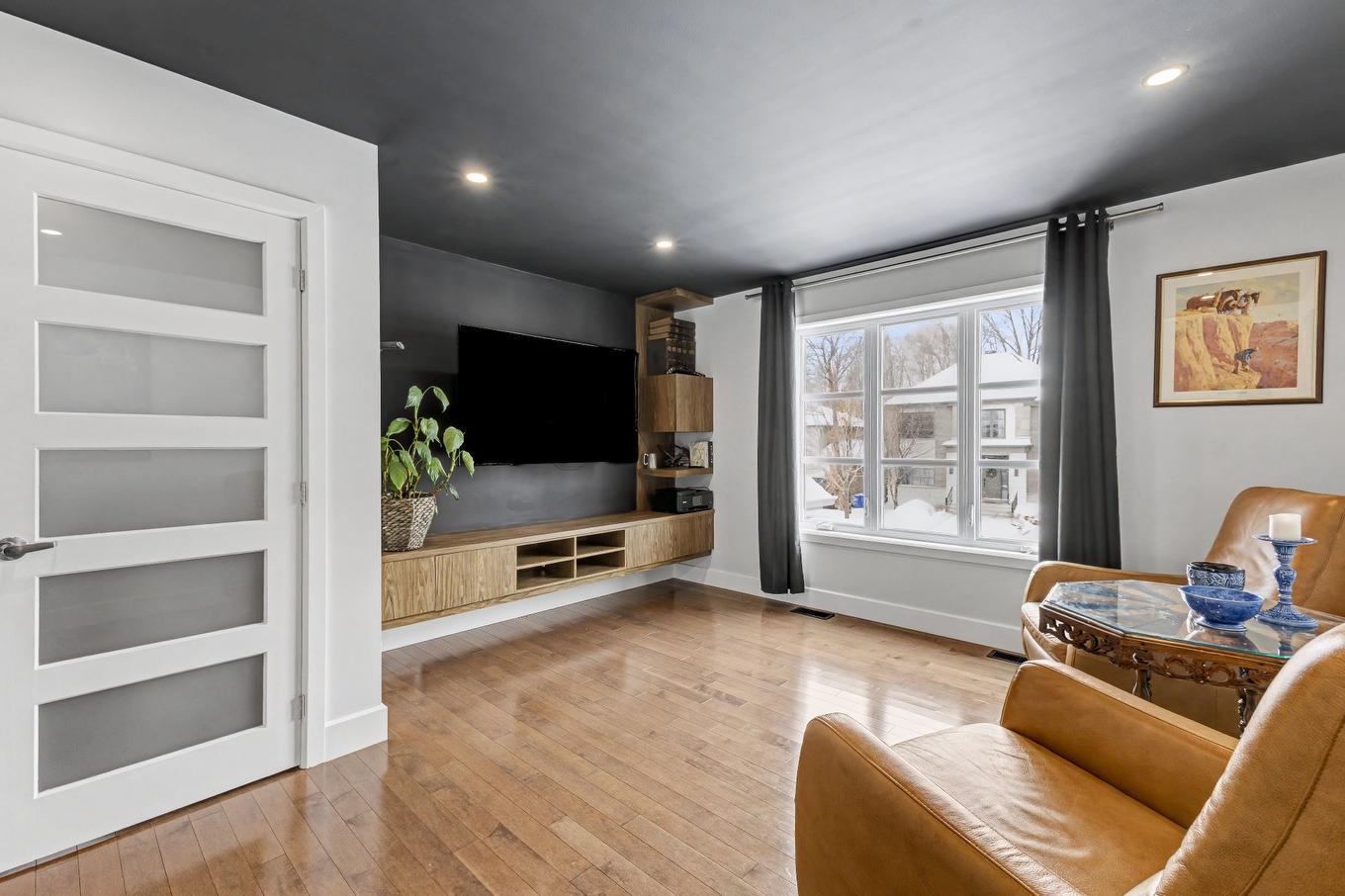 Salle familiale - 1065 Rue Breux, Chambly, QC - Indoor Photo Showing Living Room